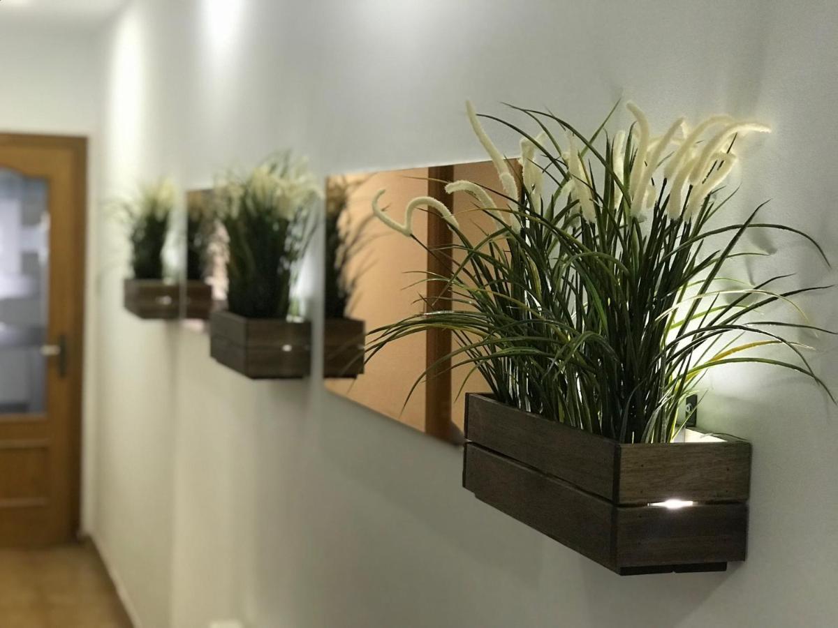 Appartamento Piso céntrico con Parking a 20min de Barcelona Terrassa Esterno foto